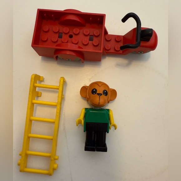 Vintage 1981 Lego Fabuland Chester Chimp